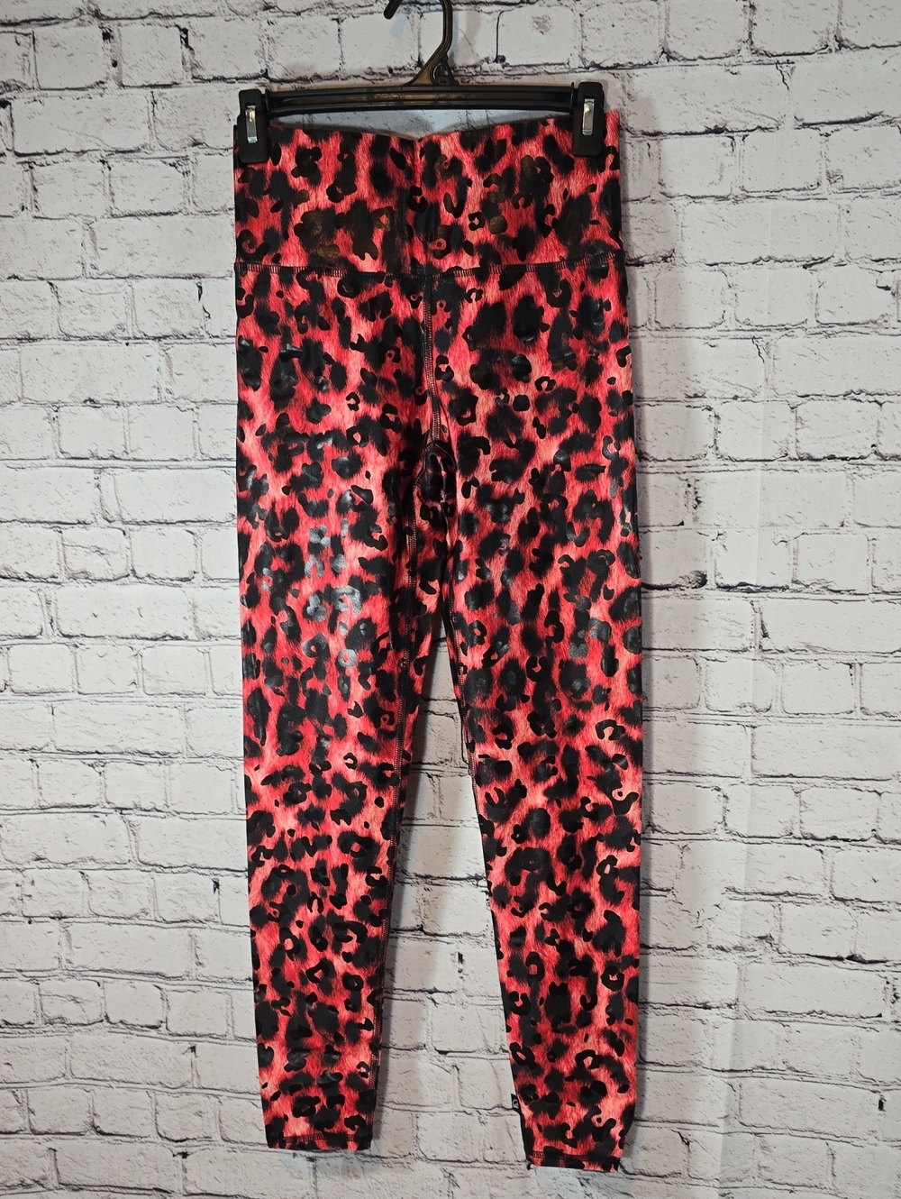Terez Red, Black and Pink Leopard Print Athletic Leggings Size M EUC - Picture 3 of 9